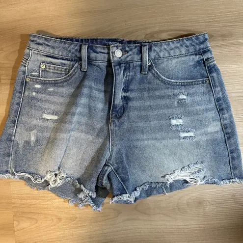 Time and Tru Womens Size 8 High Rise Distressed Denim Jean Shorts Blue