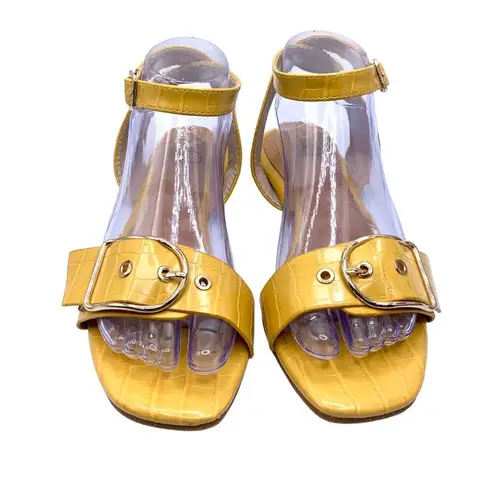 Yellow Box Yellow Bks Dallis Sandals Size 8 Buckle Straps Croc-Embossed Ankle Wrap Resort