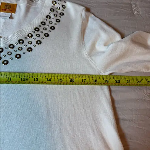 RUDY Rd. Sweater Knit
Grommet Embellished Trim Women’s Sweater size M White Size M