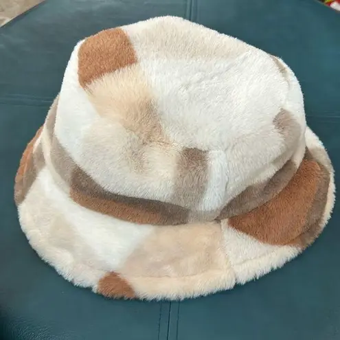 Plaid Faux Fur Fuzzy Warm ADJUSTABLE Luxury Winter Bucket Hat White