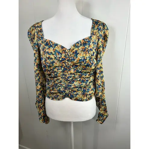 ASTR  the Label NWT Floral Ruched Puff Sleeve Crop Top in Medium (6-8)