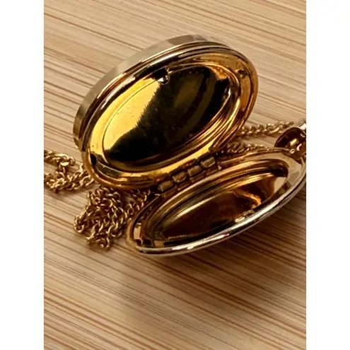 Vintage victorian style Gold