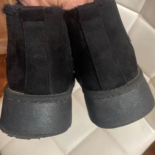 🎿🎿🎿BOGOHO🎿🎿🎿Sherpa Lined Black Suede Booties Size 9.5