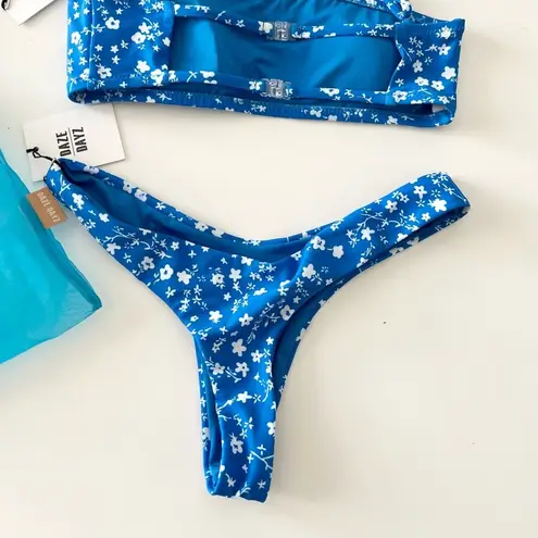 Dazedayz Kalani 3 piece bikini set with swimsuit bag NWT medium