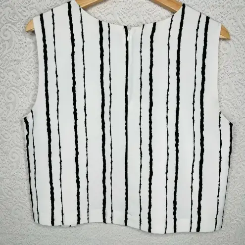 Vince Camuto  Sleeveless Black Striped Cropped Tank Top White Size M