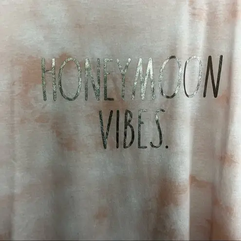 Rae Dunn  Womens Short Sleeve "Honeymoon Vibes" Graphic Tee Sz L