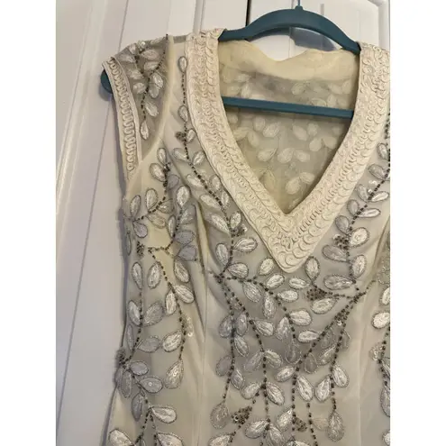 Sue Wong Dress Ivory Embroidered Beaded Leaf Pattern Sleeveless V-Neck 0