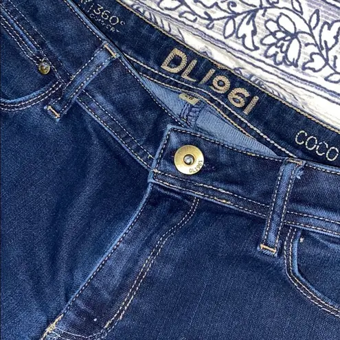 DL1961 Coco Curvy Straight Leg Mid Rise Dark Wash Blue Denim Jeans size 28