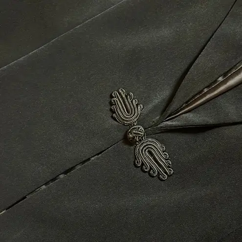 Vintage blazer Ann Travis black embroidered size 10 loop knot fall blazer jacket