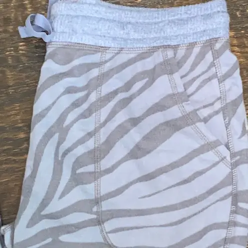 2 piece Live Love Lounge Karen Neuburger Pajama Set Size Large Blue