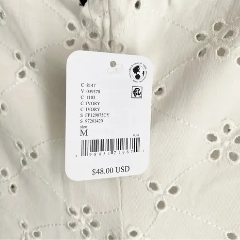 Free People NWT  Intimately Full Bloom Capris in Ivory