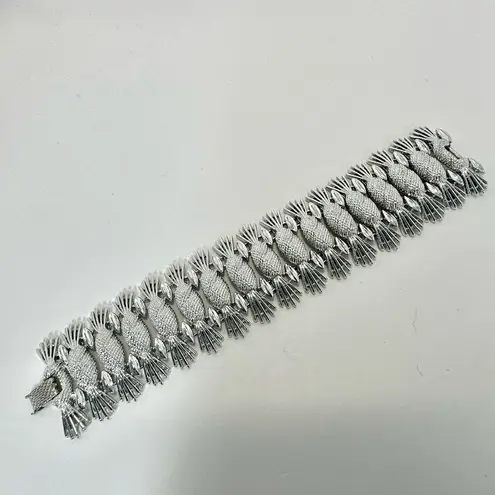 Sarah Coventry silver tone vintage pineapple bracelet in original box