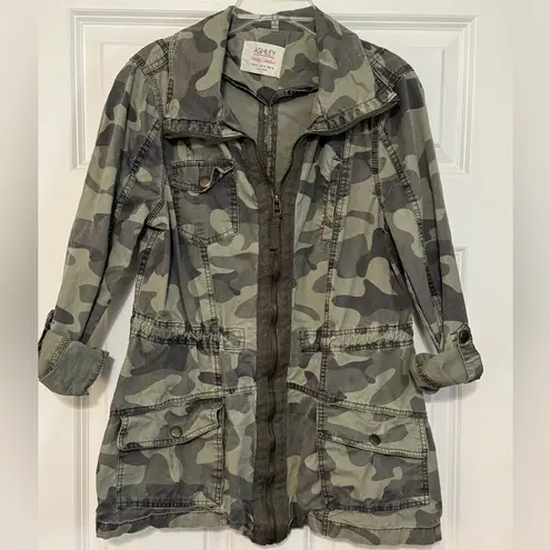 Ashley by 26 International Green Camo Cargo Roll-tab Sleeve Zip Up Jacket Medium