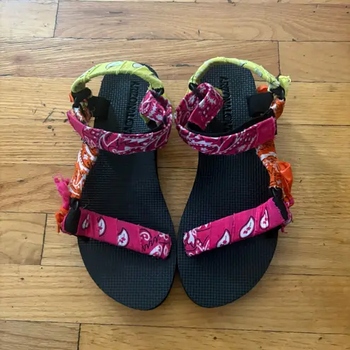 Arizona Love Bandana Sandals Size 11