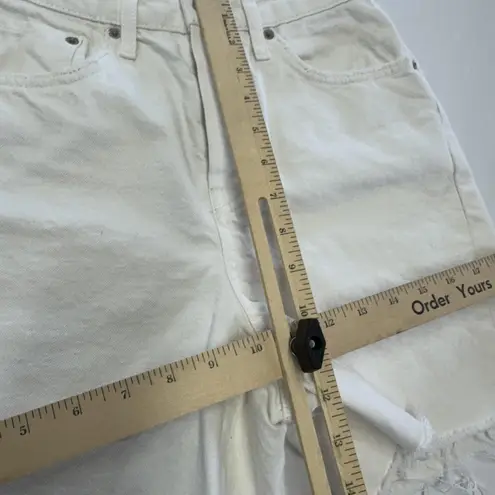 BDG ‎ Shorts Womens 26 White Denim 90's Long Inseam Boyfriend Cutoff Raw Hem