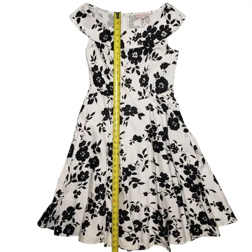 NWOT Belle Pogue 50s Audrey Hepburn style black & white floral dress Size Large
