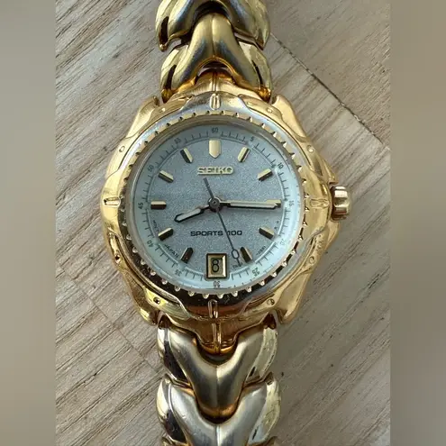 Seiko Sport 100 Vintage Ladies Watch Silver Dial Gold Bracelet 10 BAR Date