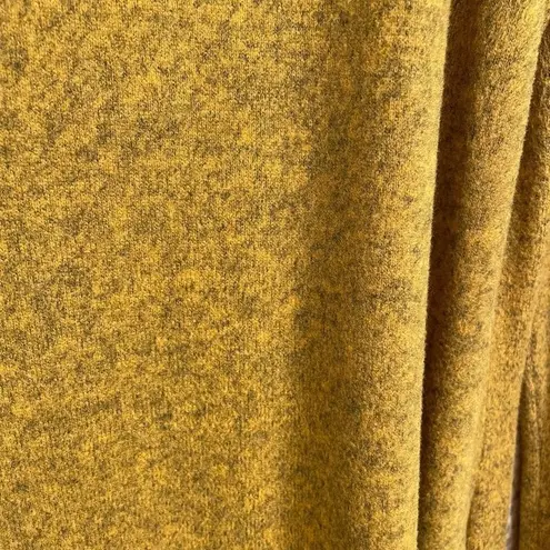 LC Waikiki Golden Yellow Super Soft Crewneck Long Sleeve Sweater, Large