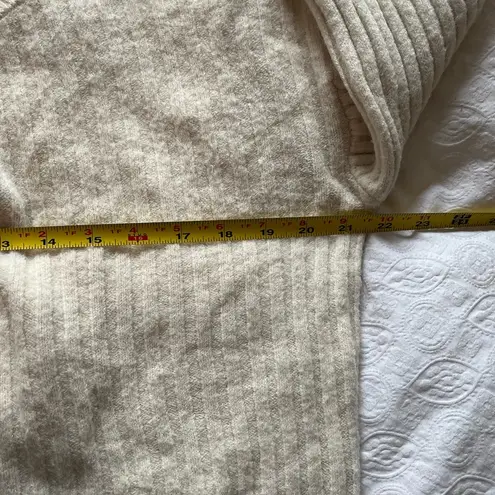 Oatmeal cropped sweater