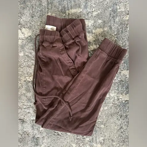 Bella Dahl  Brown Coffee Bean Pocket
Jogger Size Small