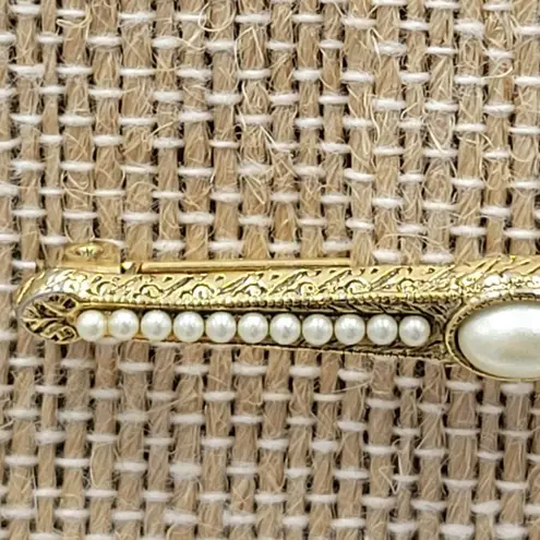 The Bar Vintage Faux Pearl Brooch Pin Gold Tone Victorian Revival Art Deco