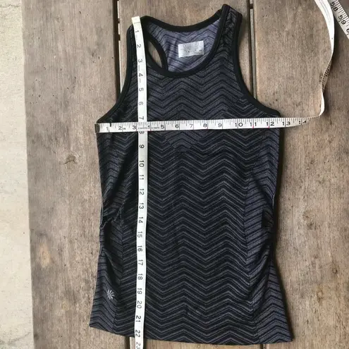 Athleta ‎ Womens Tank Top Size XS Black Gray Finish Fast Chevron Print Ruched - Image 4