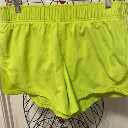 Athletic Works 🏃‍♀️🏃‍♀️🏃‍♀️3 for 12$🏃‍♀️🏃‍♀️🏃‍♀️Bright Neon Yellow Athletic Shorts—Medium