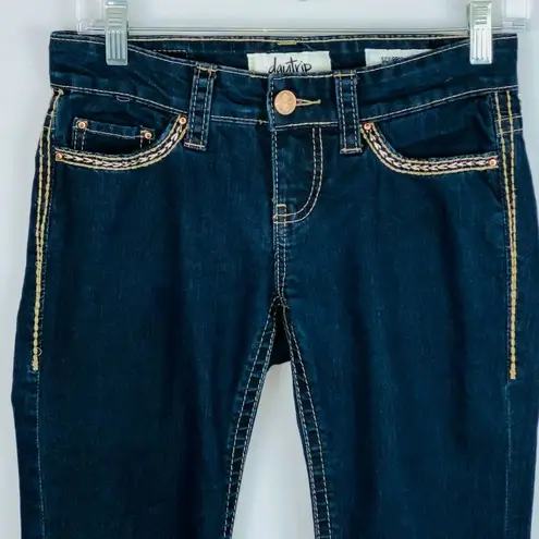 Daytrip  Womens Size 26 L Long Scorpio Skinny Dark Wash Jeans