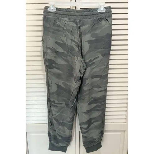 Splendid  Green Camo Pants Elastic Hem Tie‎ Size Small Soft Lightweight Pockets - Image 3