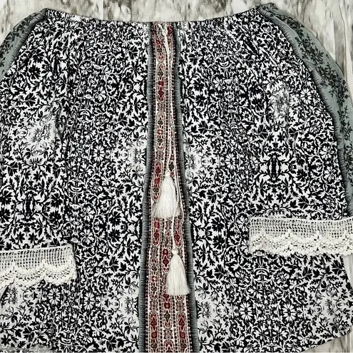 Peter Nygard Lovely Floral Patterned Peasant Shirt Blouse Boho Chic Witchy Wicca