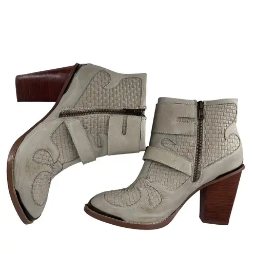 Kensie  HAMLIN SAGE LEATHER ANKLE STRAPS WESTERN BOOTIE WOMEN SIZE US 8M