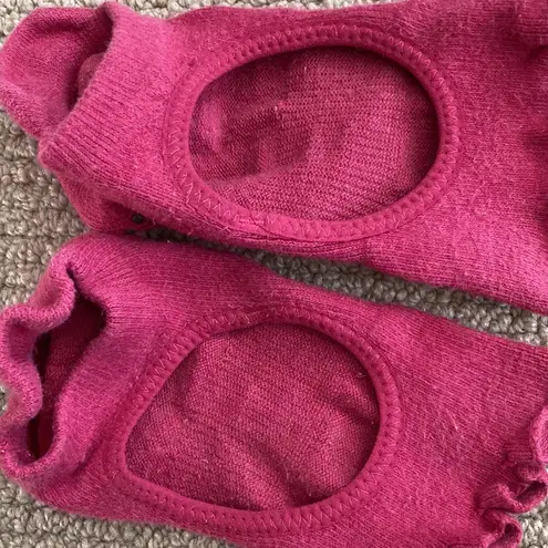 Toesox Half Toe Bellarina Grip Socks Size Medium Dark Pink Barre Pilates EUC