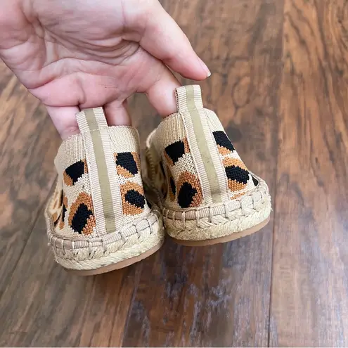 Deltan • Hensley Flyknit Espadrille leopard animal print flat slip on knit Size 7