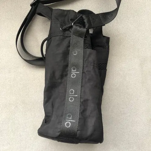 Alo Yoga Cross Body Bucket Bag Black
