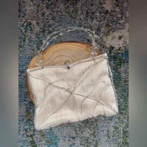 Vintage Y2K Eyeful beaded floral bridal wedding purse White