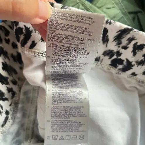 NYDJ Pull-On Denim Animal Print Skinny Ankle Jeans In Sateen With Slit Size 6