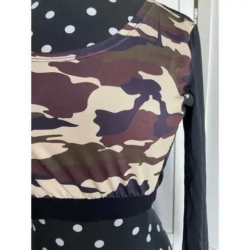 Womens Camo Crop Top Sm Long Sleeve Elastic Band Green Tan Camouflage Activewear Black