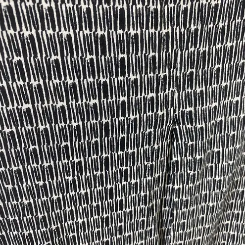 Daisy Fuentes NWT Round Neck Black White Jersey Sleeveless Stretchy Top Size S