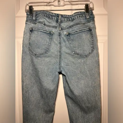 Tinseltown Juniors' Destructed Mom Jeans Size 7 Light Wash With Holes