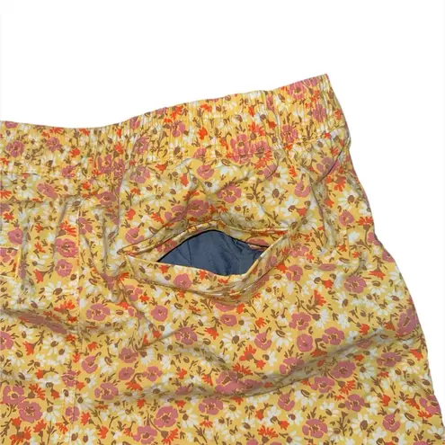 L.L. Bean Favorite Fit Yellow Floral Pull