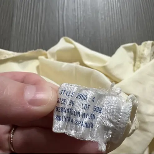 Vintage Union Made 80s Cream Non