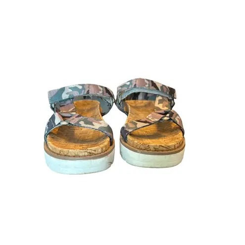 Esprit ladies size 8.5 sandals Strappy camouflage nylon Thick white Soles