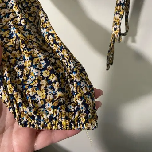 Cloud Ten NWT  Take A Chance Floral Top