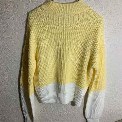 Gianni Bini  Spring Pastel Yellow White Striped Cable  Knit Sweater - M