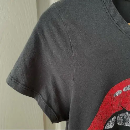 Prince Peter Collection black leopard tongue short sleeved graphic T shirt