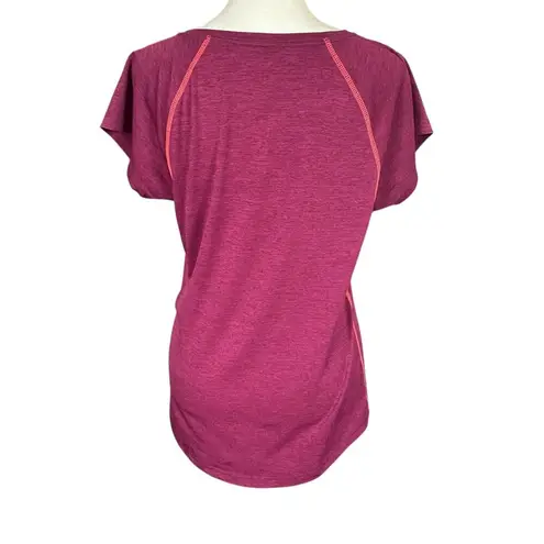 Everlast women's size medium cranberry short sleeve v-neck stretchy t-shirt