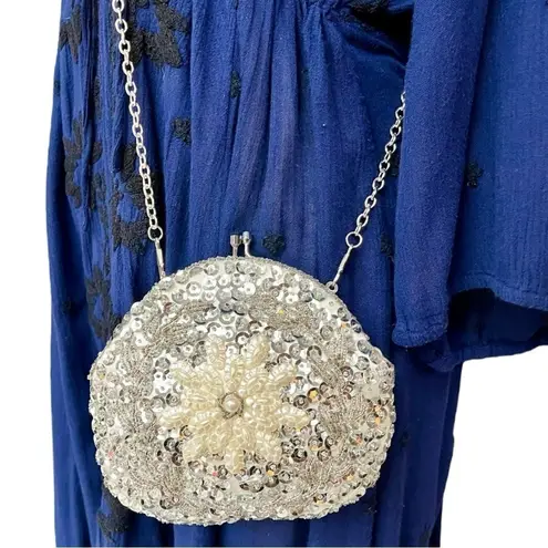 Vintage Silver Sequin Beaded Floral Kisslock Crossbody Evening Bag