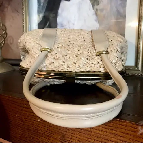 GAYMODE VINTAGE 1960'S IVORY STRAW FRAME HAND BAG WITH FAUX LEATHER ACCENTS Gold