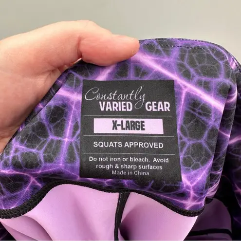Constantly Varied Gear CVG Medium Passion Purple & Black Capri Crossfit Leggings Size XL