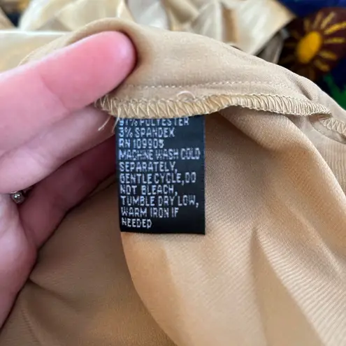 Essentials By Milano Gold Sleeveless Blouse Stylish Lightweight Small